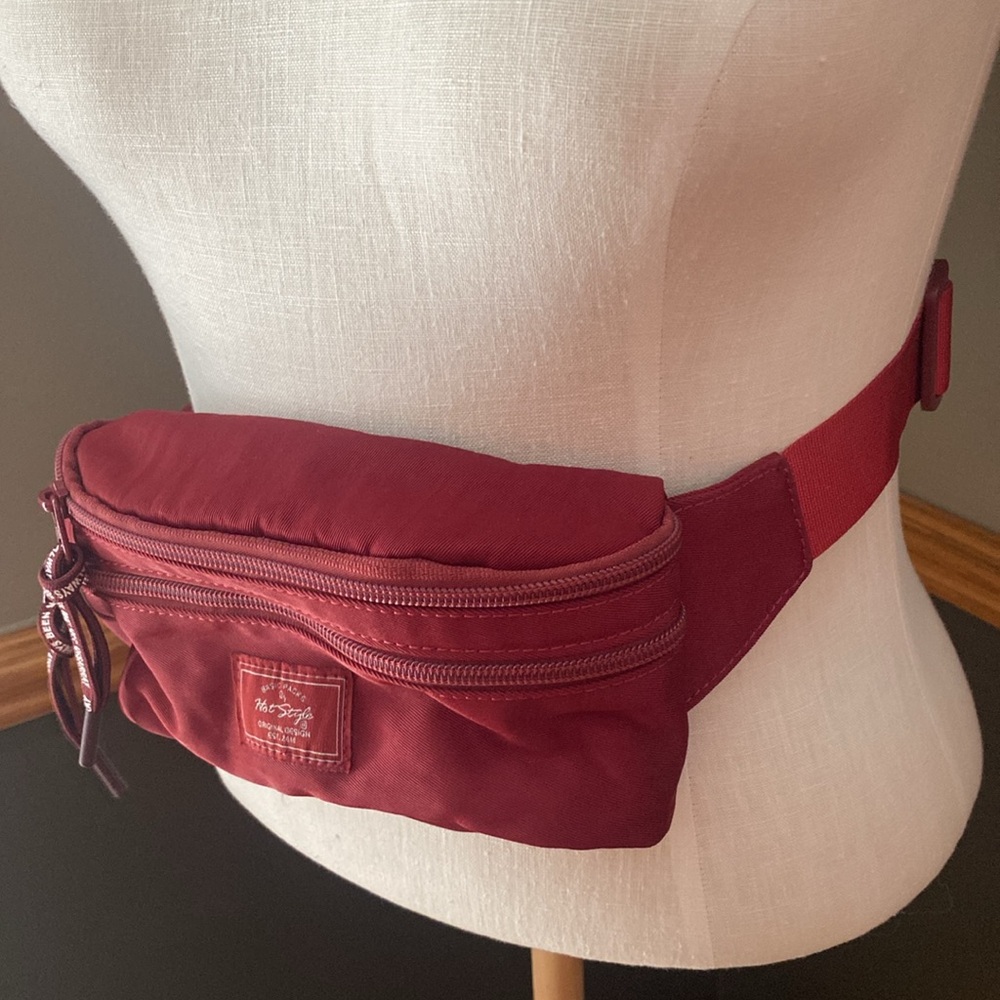 Basic packs maroon red belt bag Fanny pack